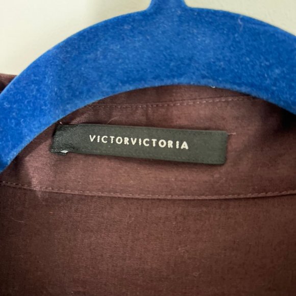 Victor Victoria 100% Cotton Button-Down w/ Velvet Piping in Burgundy - Picture 3 of 4